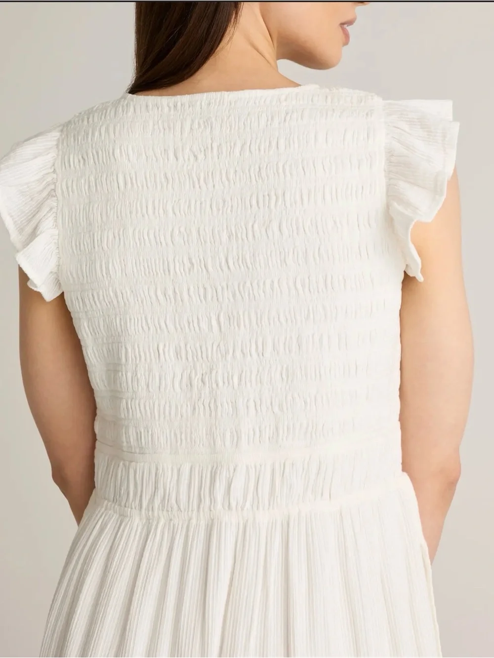 NWT Quince 100% Organic Cotton Smocked V-Neck Midi Dress - Picture 3 of 8